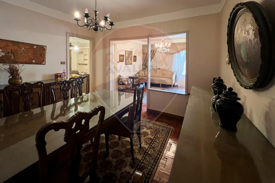 Furnished apartment for rent 135 m Stanly (Steps from the sea)