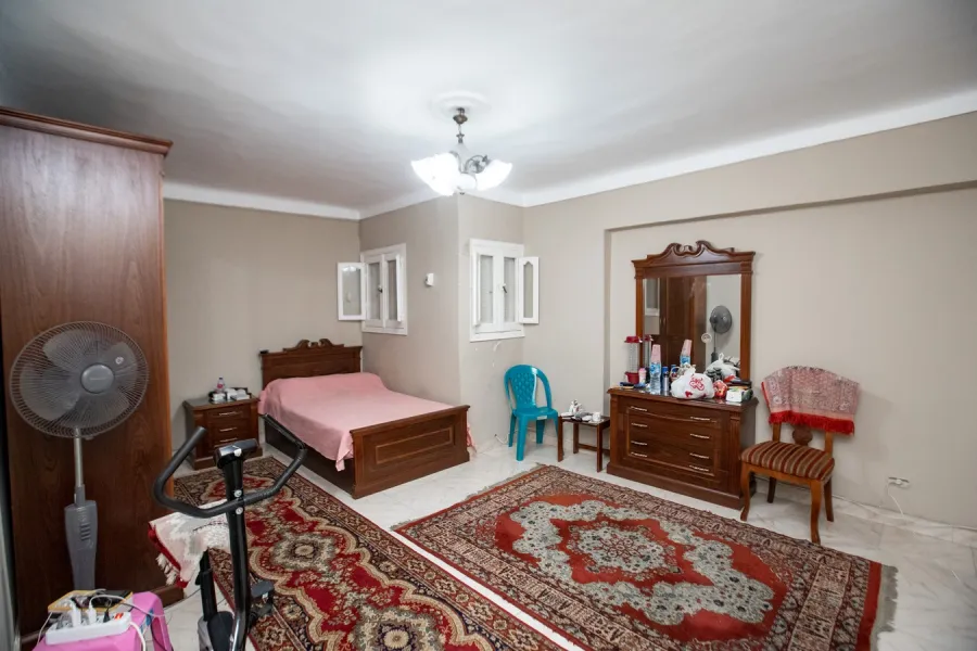 شقة للبيع 115م سيدي جابر ( ش أبو قير - بجوار سوبر ماركت دهب)