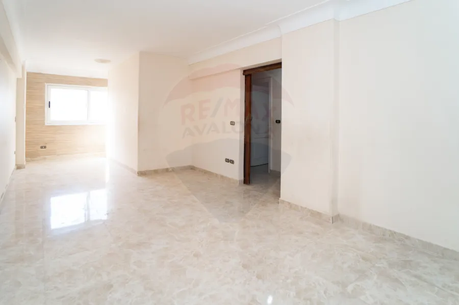 شقة للبيع 100 م سموحة (ش توت عنح امون )