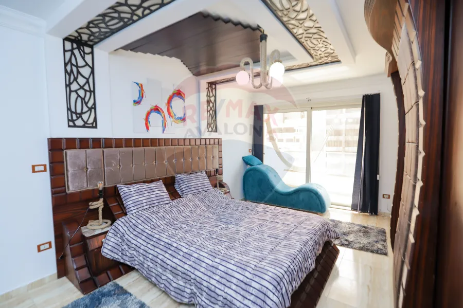 شقة للإيجار المفروش 175 م لوران (علي البحر مباشرة)