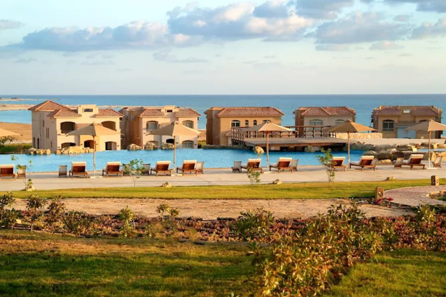 شاليه أرضي بجاردن للبيع (تلال - سيدي عبد الرحمن) 233 م