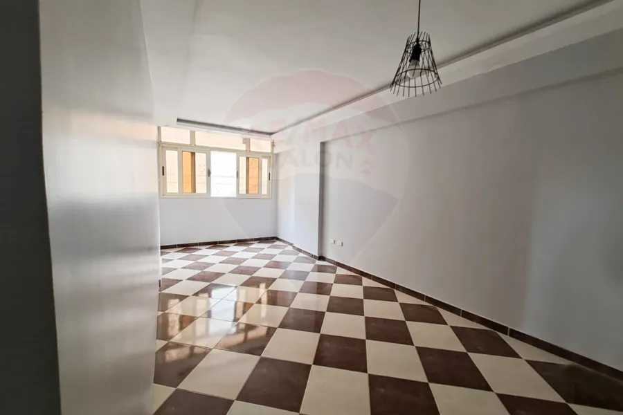 شقة للبيع 104 م جناكليس (ش عمر المختار)