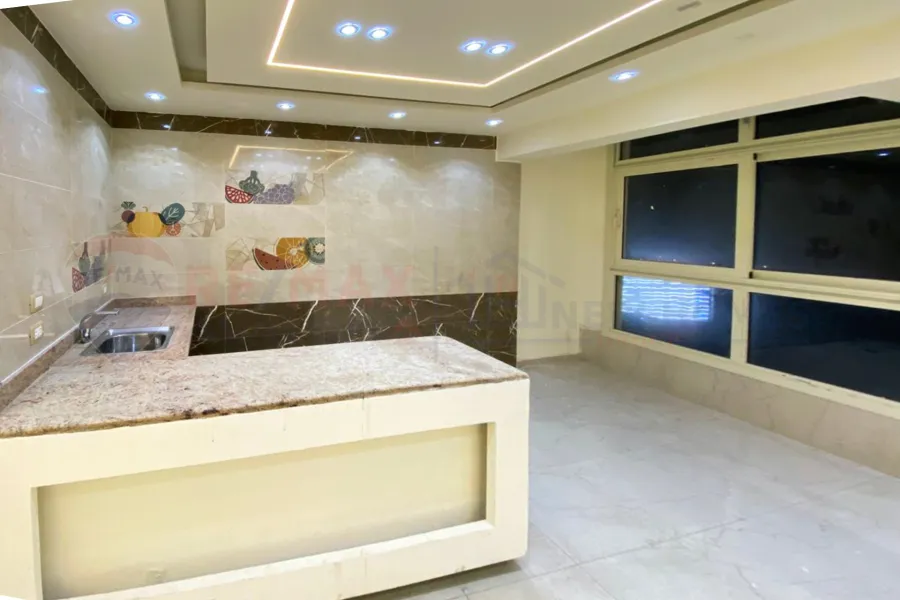 Apartment for sale 150 m Gleem (directly on the sea)