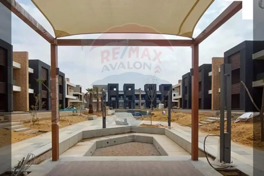 فيلا تاون هاوس للبيع (R7 - Midtown Villa) العاصمة الإدارية 300 م