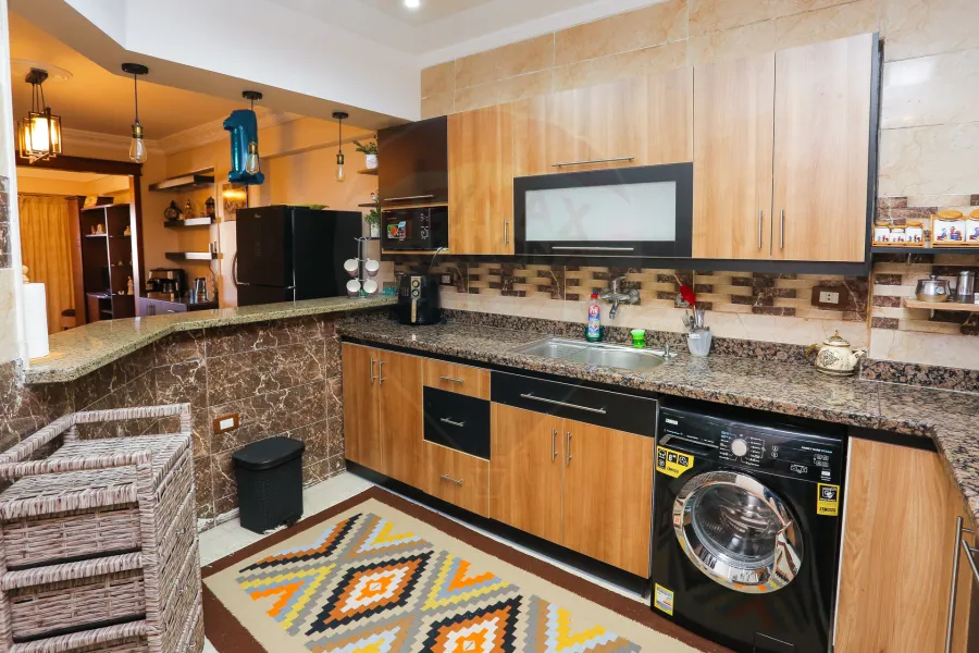 شقة للبيع 180 م كفر عبده (خطوات من ميدان سانت جيني)