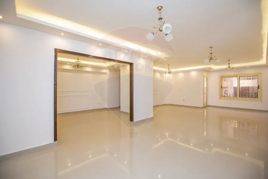 شقة للايجار 220 م كفر عبده (ش سانت جينى)