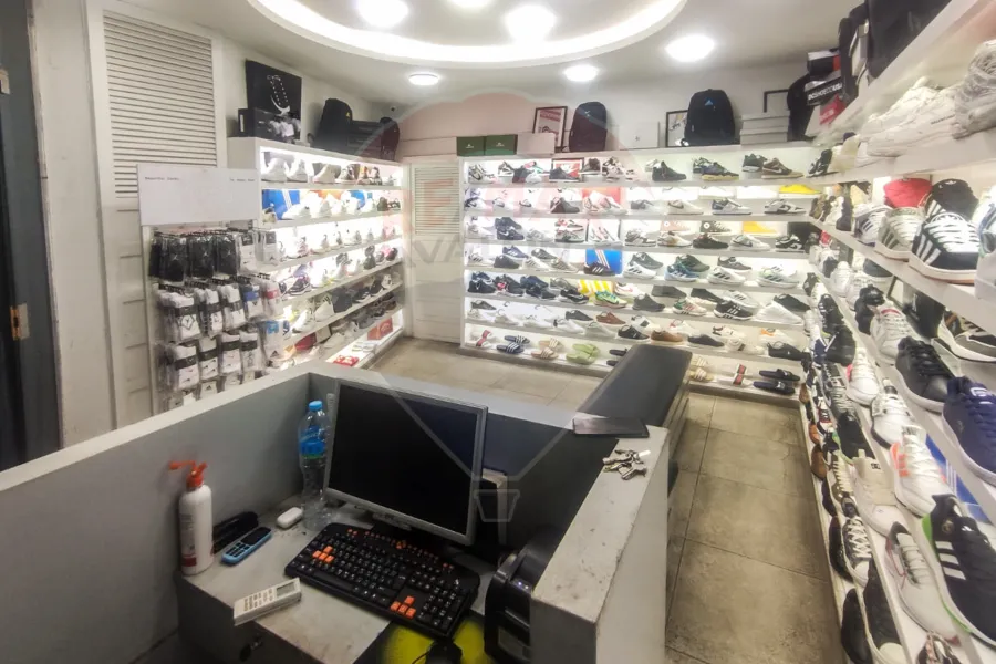 محل للبيع 24 م لوران (ش هدي الرئيسي )