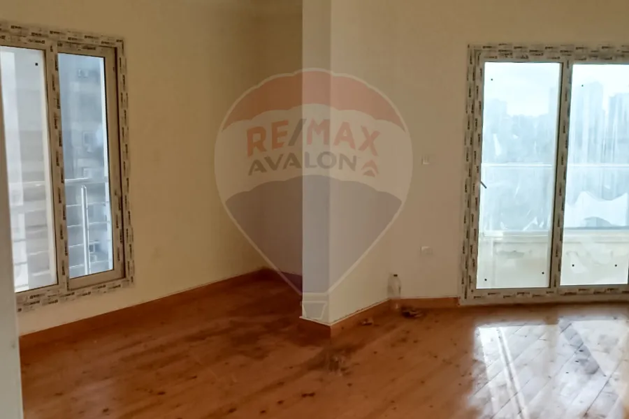 شقه للبيع 185 م كفر عبده (شارع 170)