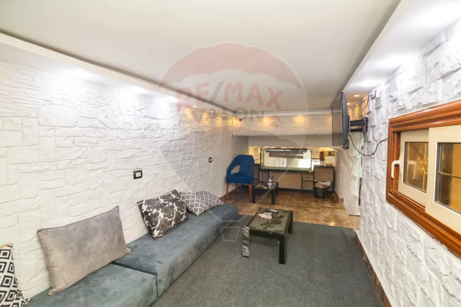 Cafe + Mezzan for sale 130 m + 70 m Camp Chezar (University Bridge)