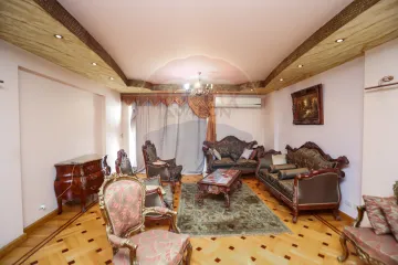 شقه للايجار 220 م زيزينيا ( علي الترام مباشرة - عمارة براند )