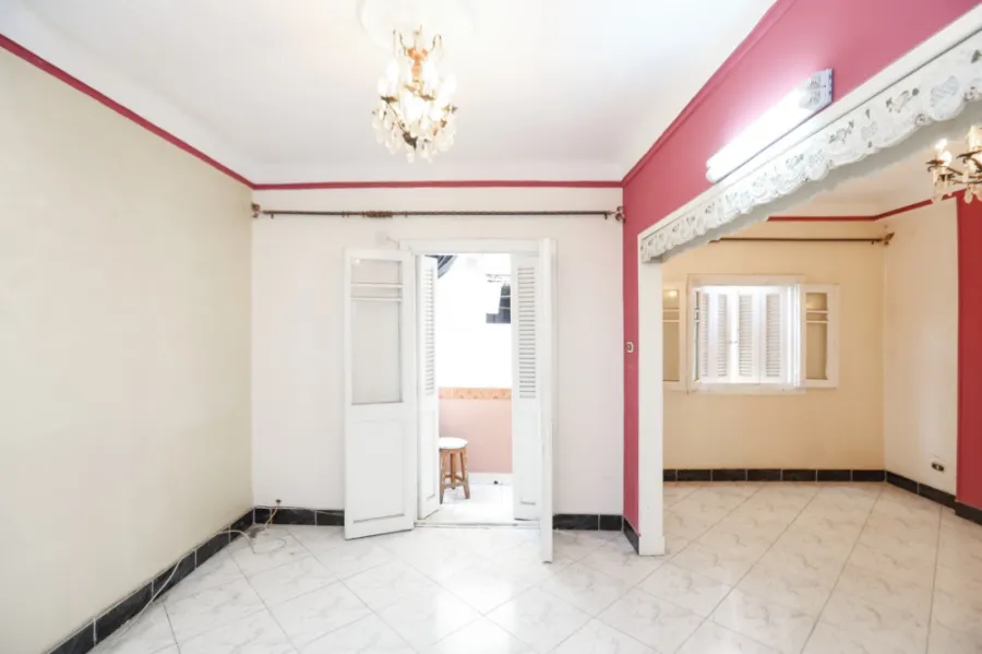 شقة للبيع 100م صافى - كليوباترا - خطوات من البحر