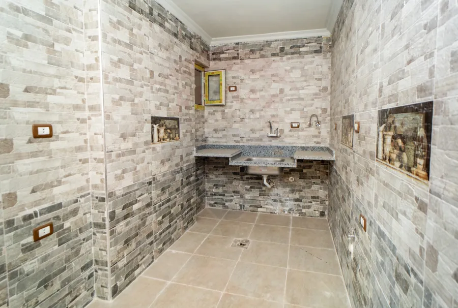 شقه للايجار 176م لوران (متفرع من ش الاقبال)