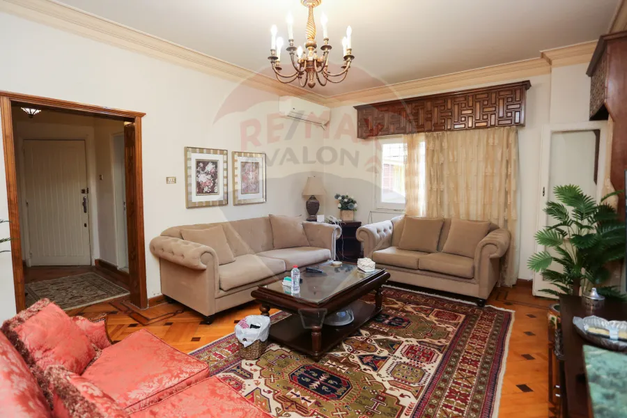 شقة للبيع 200 م زيزينيا ( خطوات من قصر المجوهرات )