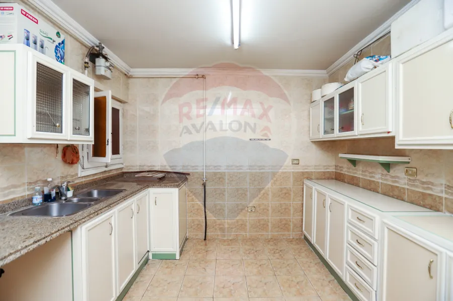 شقة للبيع 170 م السيوف ( متفرع من الترام )