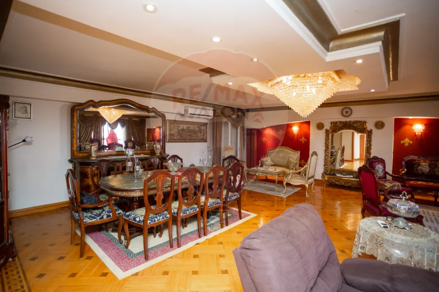 شقة للإيجار المفروش 240 م الحي اللاتيني (خطوات من ش فؤاد الرئيسي)