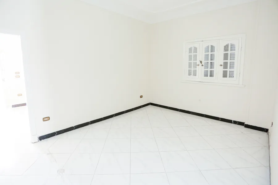 شقة للايجار 200 م كفر عبده (خطوات من حديقة اللمبي)