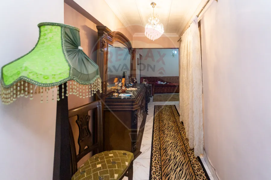 شقة للبيع 131 م زيزينيا (ش أبوقير)