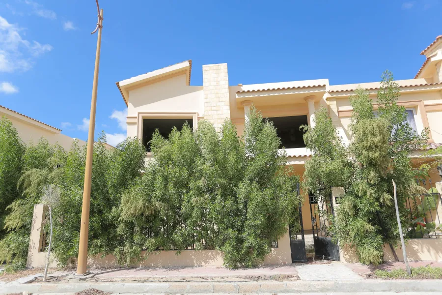 Twin house Ville For Sale 399m King Marriot ( Alex west Compound ) - Semi finished