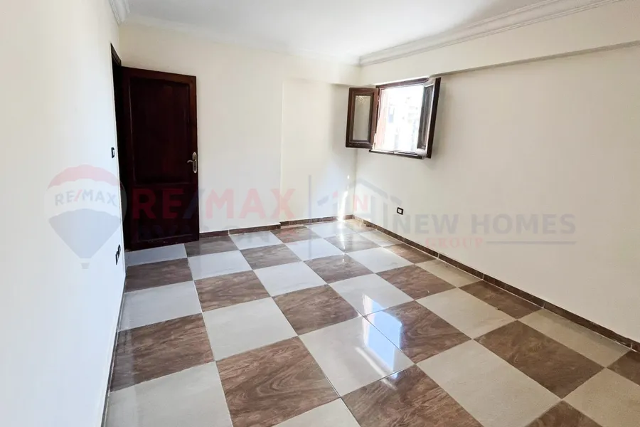 Apartment for sale 125 m Sidi Gaber ( Third st from El-Mosheer St)