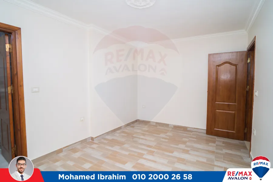 شقة اداري للايجار 220 م سموحة (ش ادمون فريمون)