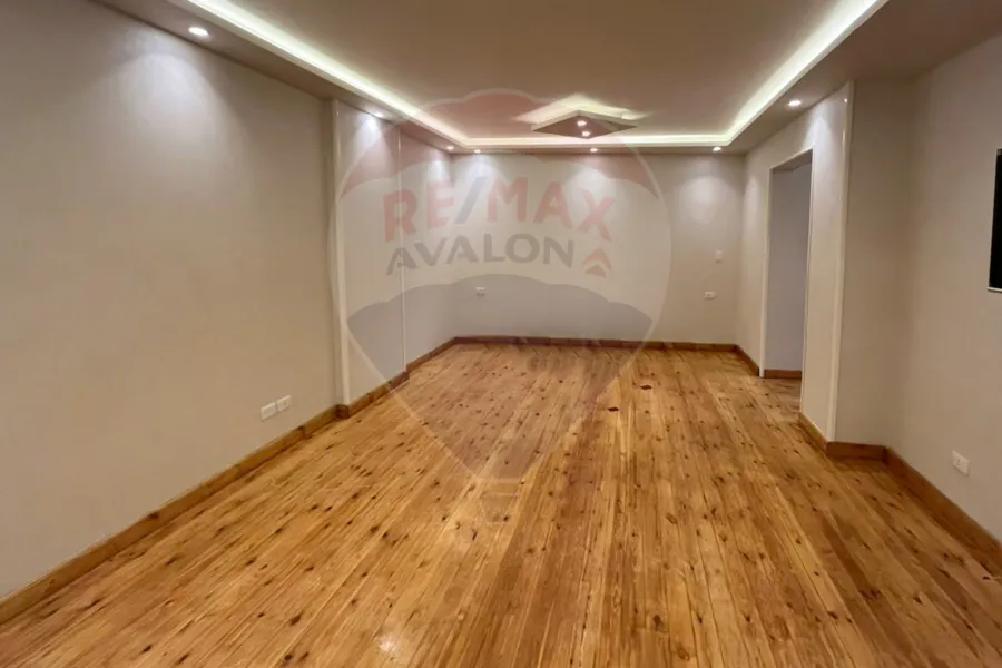 شقة أرضي مرتفع للبيع 200م + 165م حديقة لوران