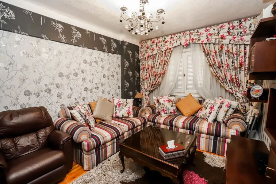 شقة للبيع 160م كفرعبده -خطوات من ش أبوقير