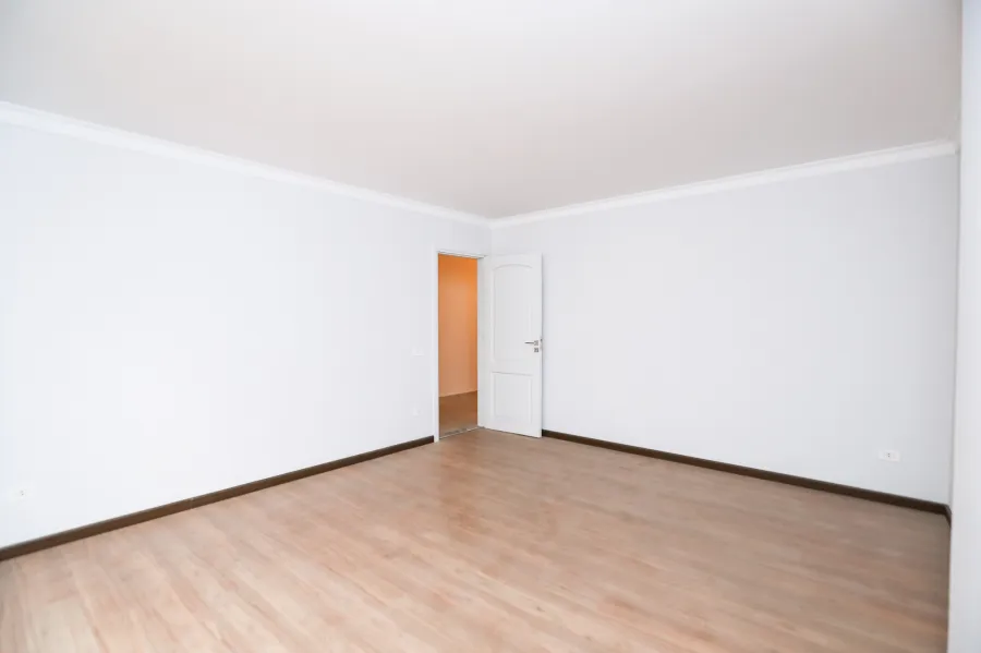 شقة للبيع 230 م لوران ( محطة ترام شعراوى )