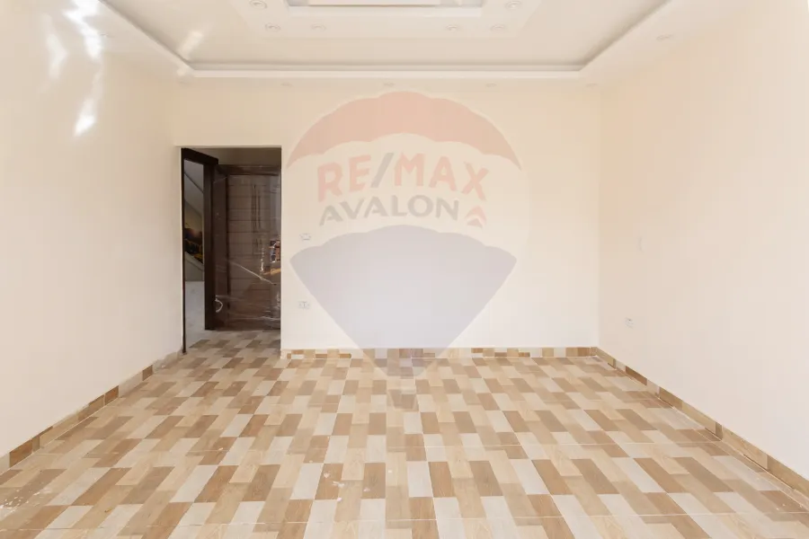 فيلا ستاند الون للبيع كينج مريوط (خلف المعهد العالي بالكينج) 500 م