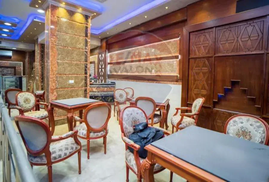 محل للايجار 150 م لوران (على الترام مباشرة)