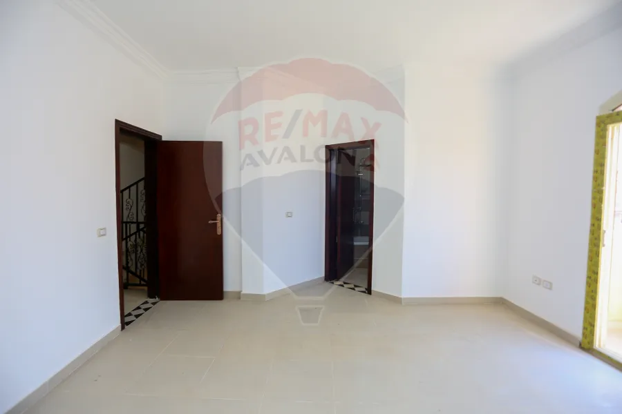 فيلا ستاند الون للبيع (بيرلا مارينا) 127 م