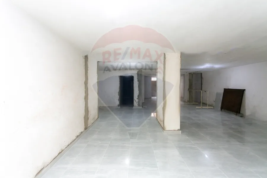 محل للبيع 335 م سبورتنج ( ش طيبة )