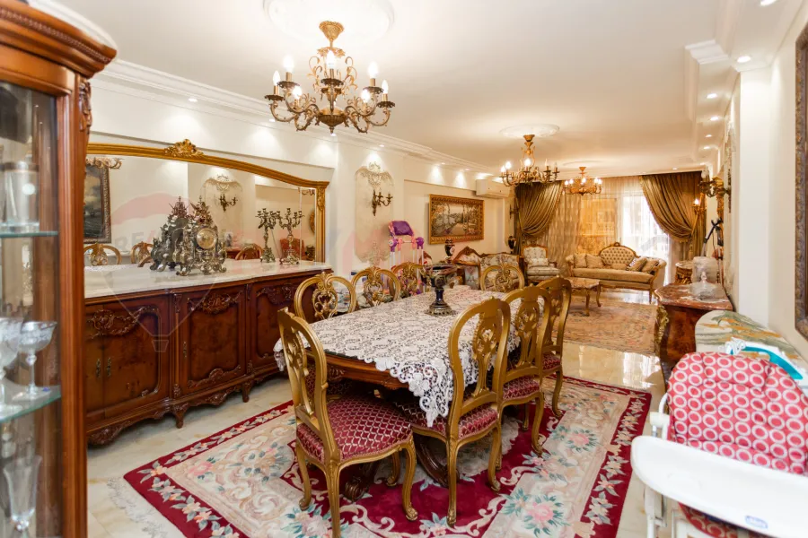 شقة للبيع 177 م سموحه (ش ذكي رجب)