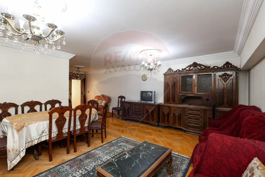 apartment for sale 176 m Louran (Shaarawy St. - steps from the sea and the tram)