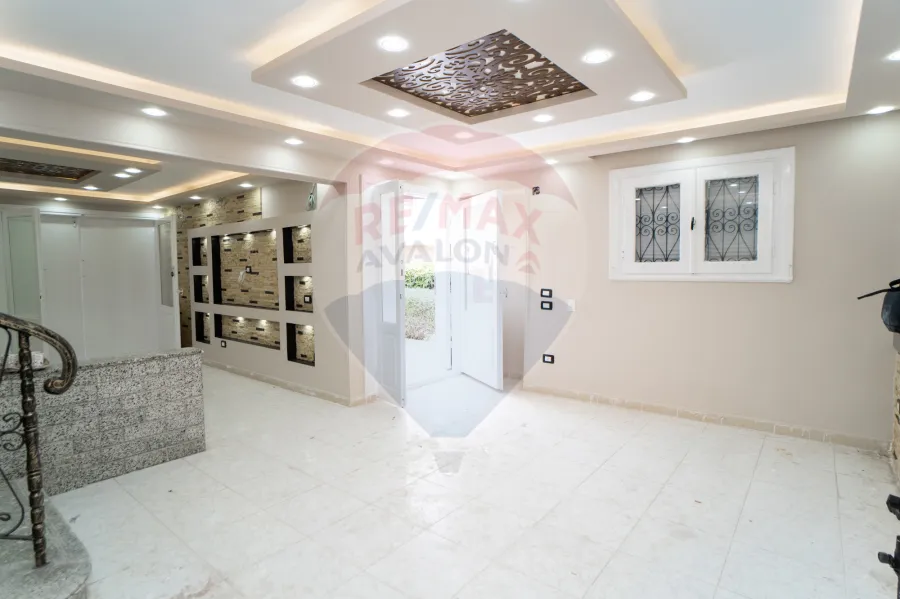 فيلا توين هاوس للبيع 200 م المعمورة الشاطئ (علي البحر مباشرة)