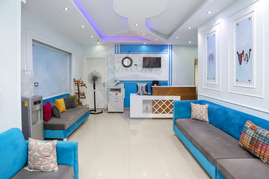 Medical Center for sale 220 m Al Azarita (Sutter St)