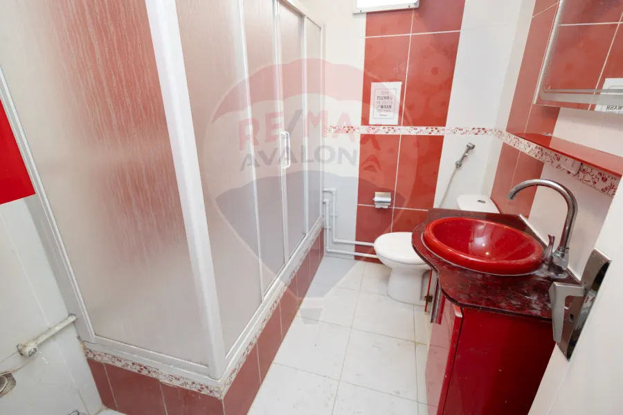 شقة للبيع 125 م  كفر عبده (ش سكينه بنت الحسين)