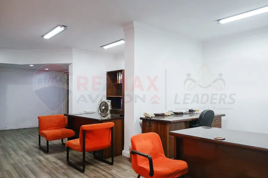 مقر اداري للبيع 110 م مصطفي كامل (أمام كيروسيز مول)