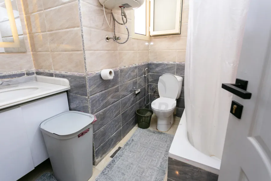 شقة للبيع 140 م كفر عبده (ش ابراهيم راضي)