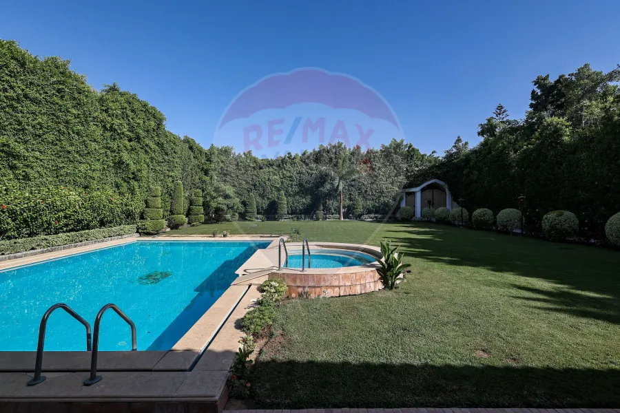 فيلا للبيع 1,800 م كينج مريوط (خلف ماكدونالدز)