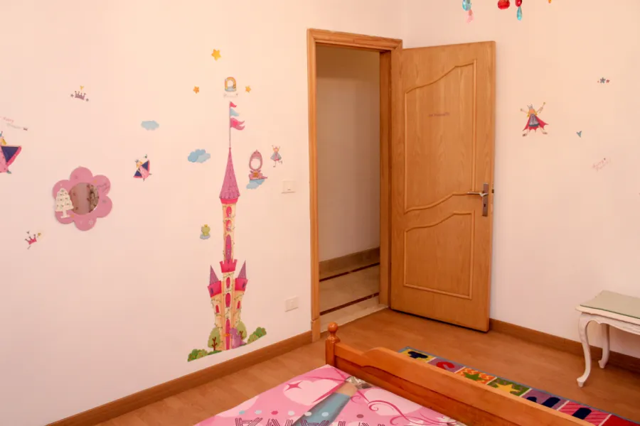 شقة مفروش للايجار 250م بسموحة (ش البرت الاول)