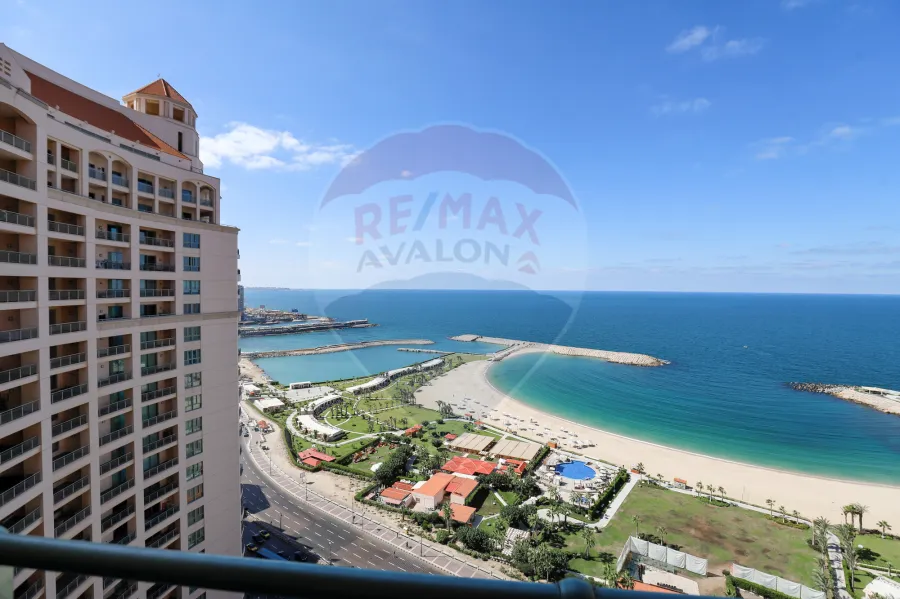 شقة للإيجار 650 م سان ستيفانو (الفورسيزون - علي البحر مباشرة)