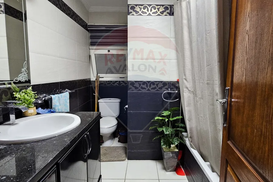 شقة للبيع 165 م لوران (خطوات من ش شعراوي)