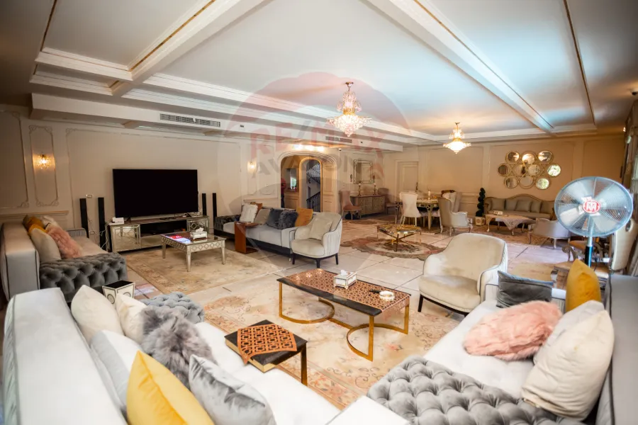 فيلا للبيع (العروبة رويال) كينج مريوط 580 م استلام فوري