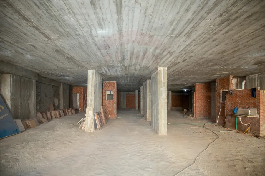 ميزان تجاري 870 م للبيع - رشدي (ش احمد شوقي - على الترام مباشرة)