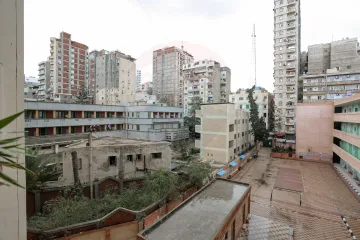 شقة للبيع 185 م زيزينيا (ش مصطفى عبد الرازق)