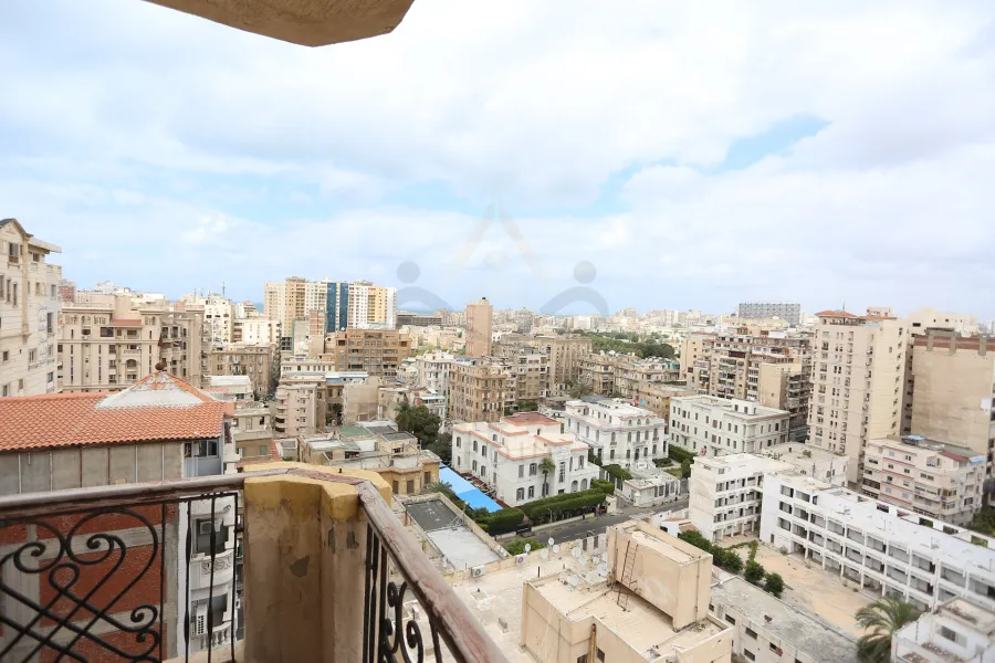 شقة للبيع 140 م الحي اللاتيني (متفرع من ش فؤاد)