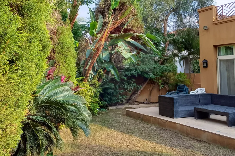 Villa for sale First Settlement (Swan Lake qatamya) - 902 m