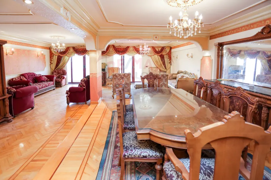 شقة للبيع 322 م ستانلي (علي البحر مباشرة )