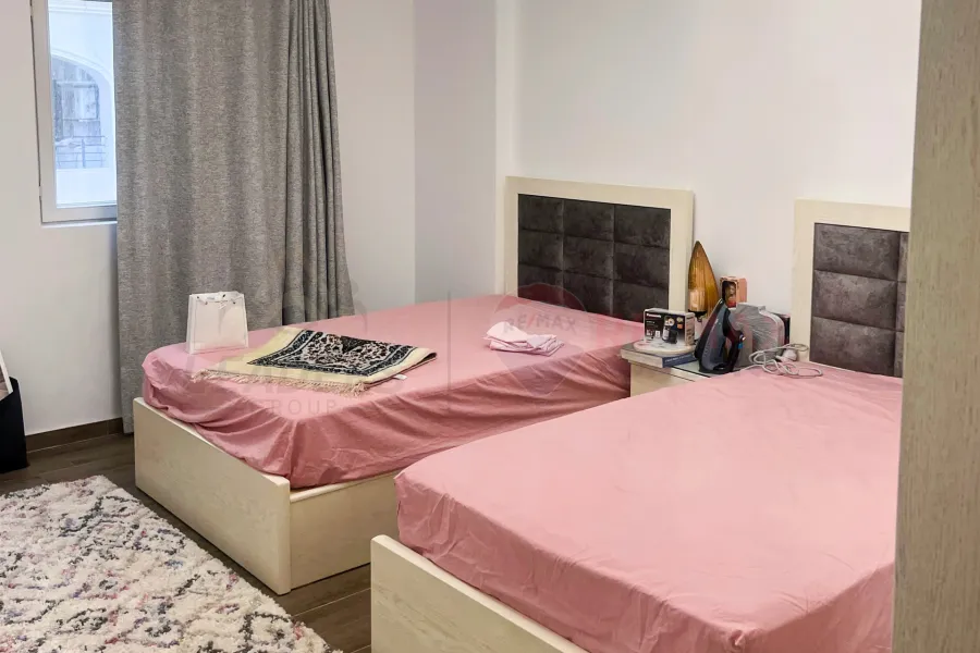 شقه للبيع 193 م سموحة (كومباوند الصيادلة - امام نادى الاتحاد)