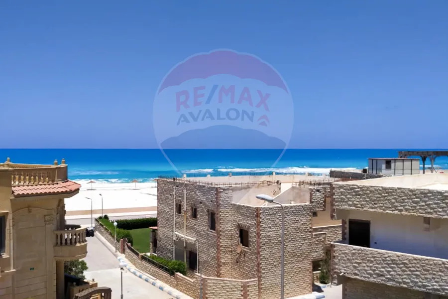 فيلا للبيع الساحل (قرية هليوبيتش) - 300 م